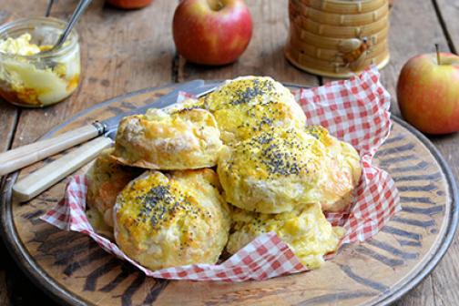 Le rustique camembert and apple scones with honey butter